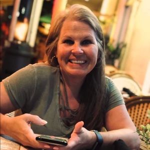 Meet your Posher, Lisa